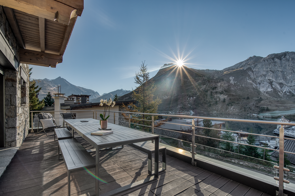 How to Organize a Family Reunion in the Mountains in Summer?