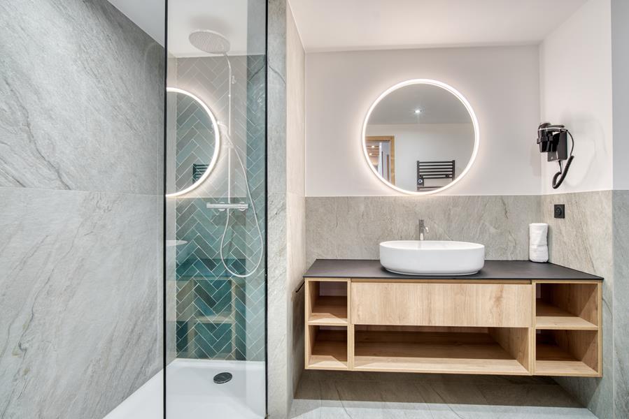 1 shower and 1 toilet