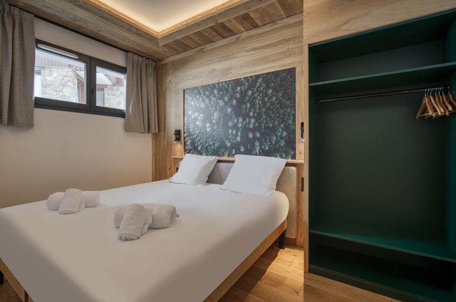 2 single beds (90×200) with TV