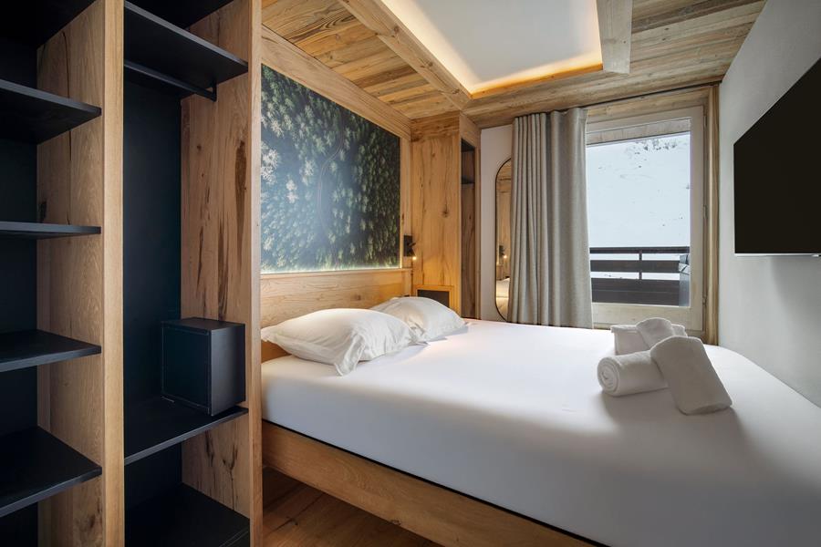 1 double bed (160 × 200) 