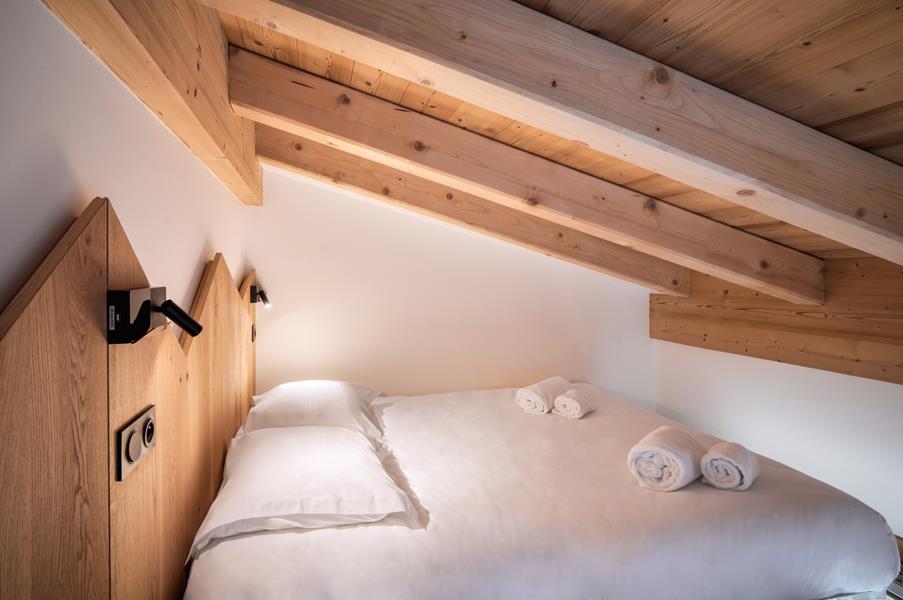 1 double bed (140×200) — accessed through bedroom 2
