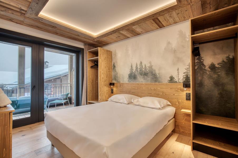1 double bed (160×200) with a TV and an adjoining shower room