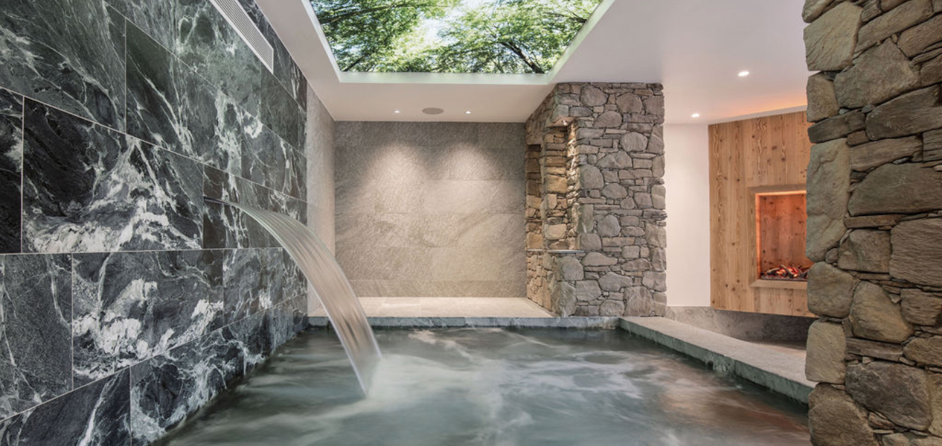 Solarium from 2:00 p.m. to 8:00 p.m.