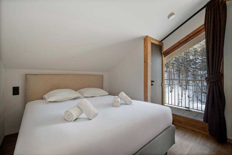 1 lit double (160*200) et salle de douche attenante