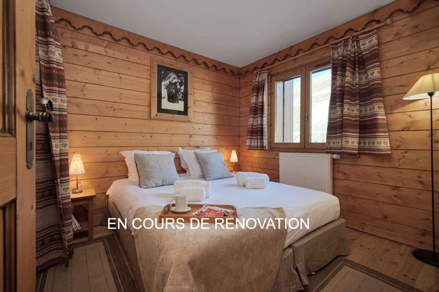 2 lits simples (90*200) et salle de douche attenante