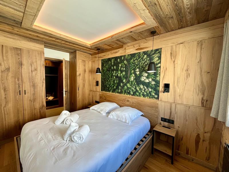 1 double bed (160*200) with TV